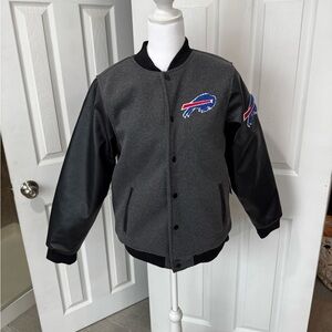 🦬🆕NFL Buffalo Bills Gray and Black Varsity Bomber Jacket, Kids Size 18-20🦬